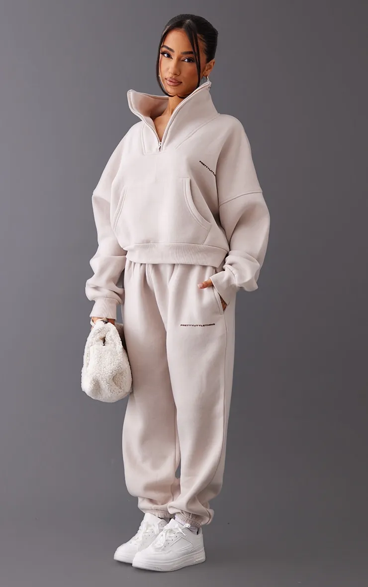 PRETTYLITTLETHING Petite Jogging oversize gris pierre