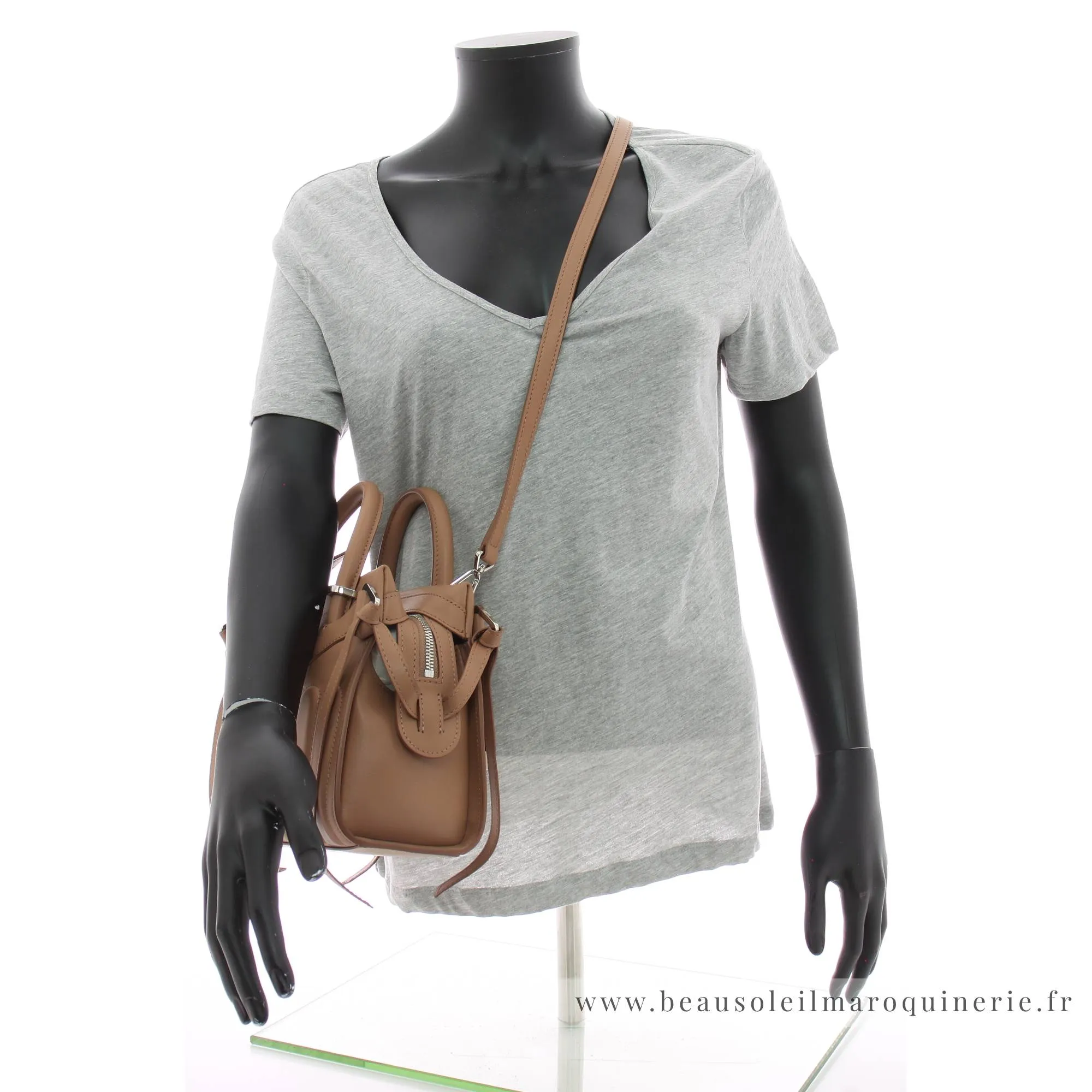 Sac à main Lancel en cuir avec bandoulière Rodéo A12338