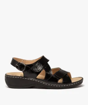 Sandales femme confort avec brides vernies en cuir et à scratch noir