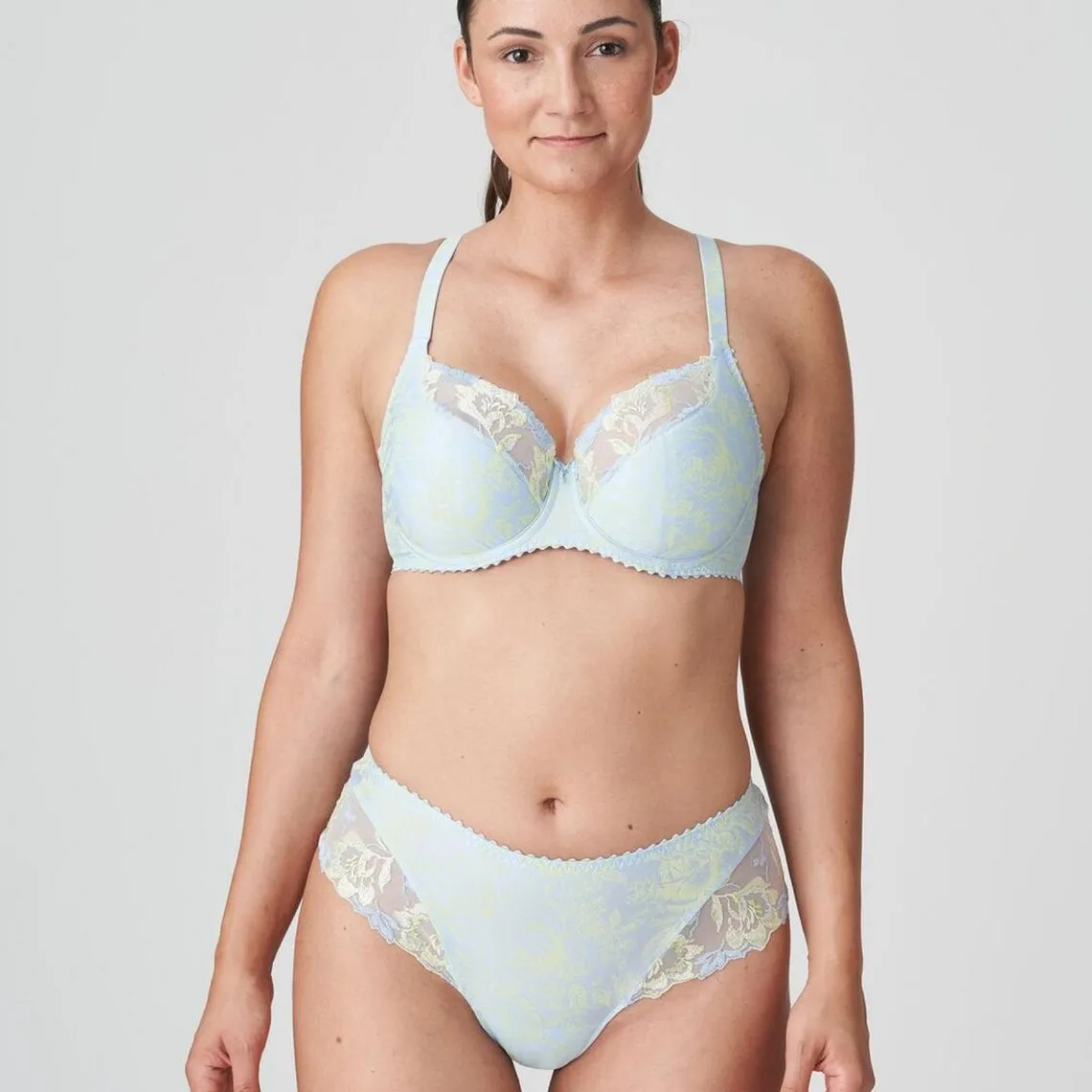 String luxueux gris Prima Donna  | 3 Suisses